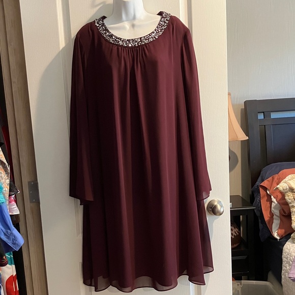 SLNY Dresses & Skirts - SLNY Burgundy Midi Dress with Embellished Neckline